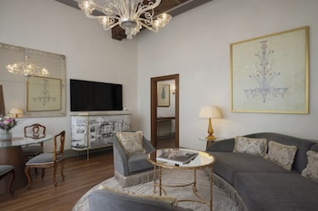 Lagoon View Suite