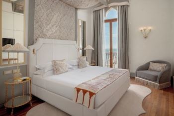 Lagoon View Suite