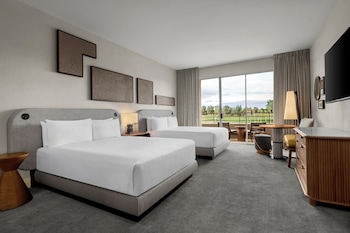 Room (2 King Beds)