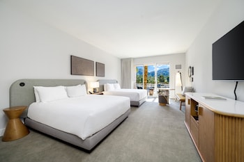 Room (2 King Beds)