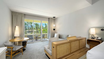 Room, 1 King Bed, Pool View