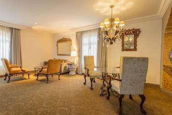 Governor Suite King