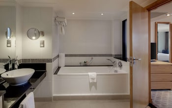 Suite, 1 King Bed