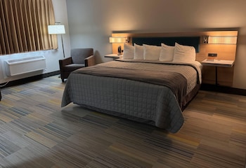 Suite, 1 King Bed with Sofa bed, Non Smoking