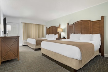 Suite, Multiple Beds, Non Smoking, Kitchenette (Street View)