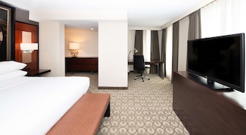 Family Suite, 1 King Bed with Bunkbeds, (1 and a half baths)