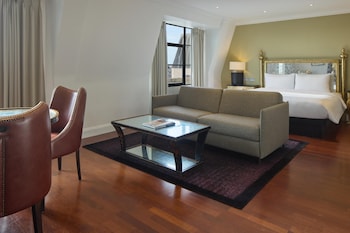 Studio Suite (Studio)