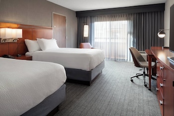 Room, 2 Double Beds (Mobility Accessible, Tub)