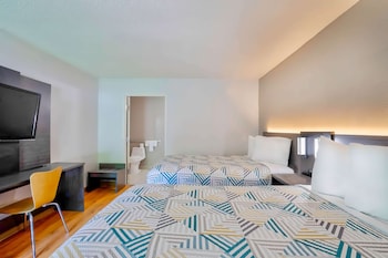 Deluxe Room, 2 Double Beds, Non Smoking, Refrigerator