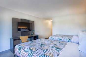 Standard Room, 2 Double Beds, Accessible, Smoking