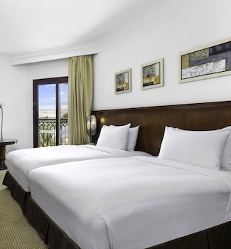 Twin Room (Partial Nile)