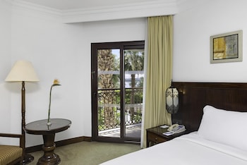 Twin Room (Partial Nile)