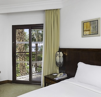Room (Partial Nile)