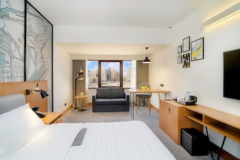 Club Room, 1 King Bed