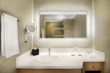 Deluxe Room, 2 Twin Beds, City View