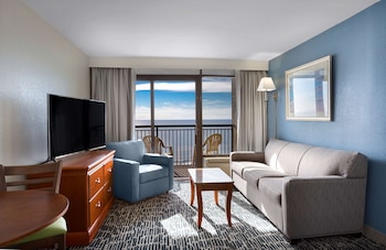 Standard Room, 2 Queen Beds, Balcony, Partial Ocean View