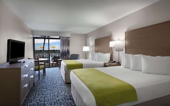 Standard Room, 2 Queen Beds, Balcony, Oceanfront