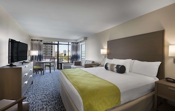Standard Room, 1 King Bed, Balcony, Partial Ocean View