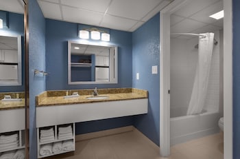Standard Room, 2 Queen Beds, Balcony, Partial Ocean View