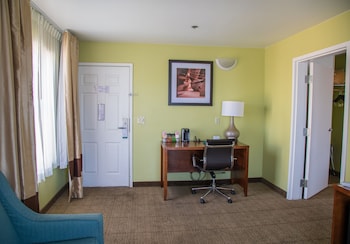 Suite, 1 King Bed, Accessible, Non Smoking (Efficiency)