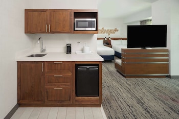 Room, 2 Double Beds, Kitchenette