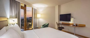 Deluxe Room, 1 King Bed, Sea View