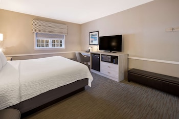 Standard Room, 1 King Bed, Non Smoking, Refrigerator & Microwave