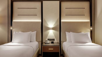 Room, 2 Twin Beds, Non Smoking, Courtyard View