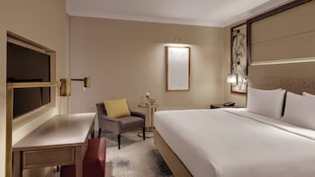 Executive Room, 1 King Bed (Plus)