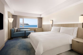 Executive Beach King, Club lounge access,  1 King, Haeundae Beach view