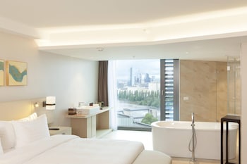 Suite, 1 Bedroom, City View