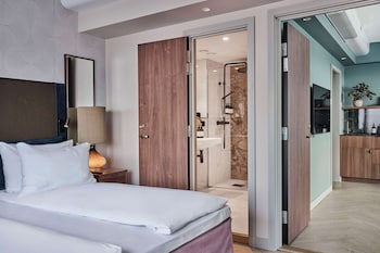 Suite, 1 Bedroom, Balcony, Harbor View