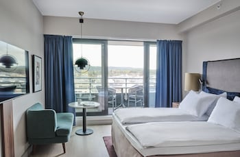 Superior Room, Balcony (Street View)