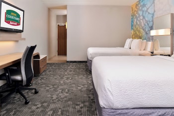 Room, 2 Double Beds, Roll-in Shower