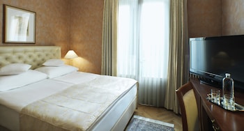 Single Room, Balcony