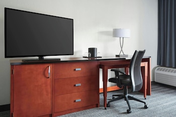 Room, 2 Queen Beds (Mobility/Hearing Access, Roll-in Shwr)