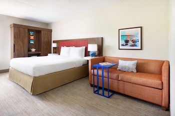 1 King Bed Study with Sofabed Non-Smoking
