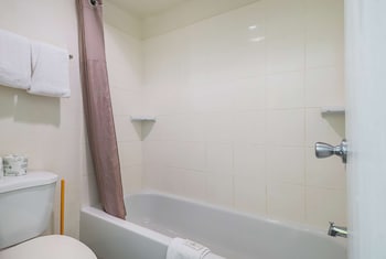 Standard Room, 1 Queen Bed, Smoking