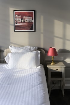 Double Deluxe Room - side street view
