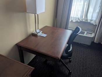 Room, 1 Queen Bed, Mobility Accessible, Non Smoking