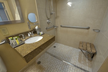 Two Queen Beds, Non-Smoking, Roll In Shower