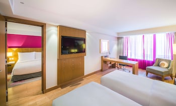 Suite, 2 Bedrooms (Lounge Access)