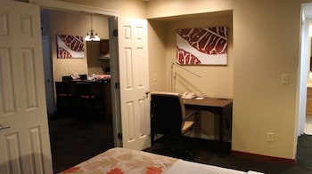 Suite, Multiple Beds, Non Smoking (Two-Bedroom)