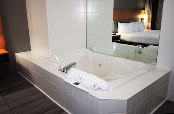 Suite, 1 Bedroom, Non Smoking, Jetted Tub