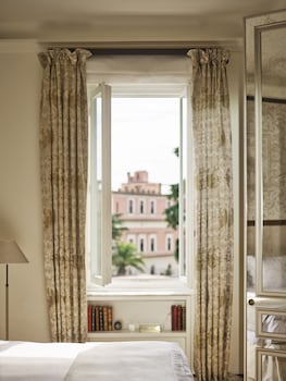 Suite (Prestige)