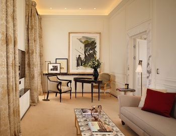Suite (Prestige)