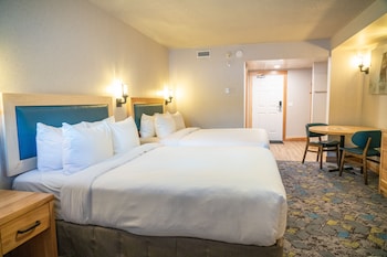 Standard Suite, 2 Queen Beds