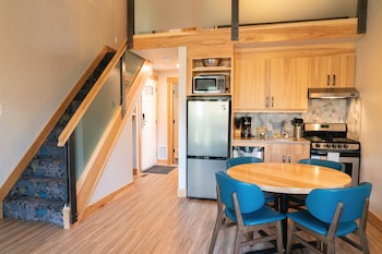 Deluxe Condo, 1 Bedroom Loft (3 Queen)