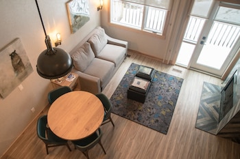 Deluxe Condo, 1 Bedroom Loft (3 Queen)