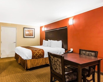 Standard Room, 1 King Bed, Non Smoking